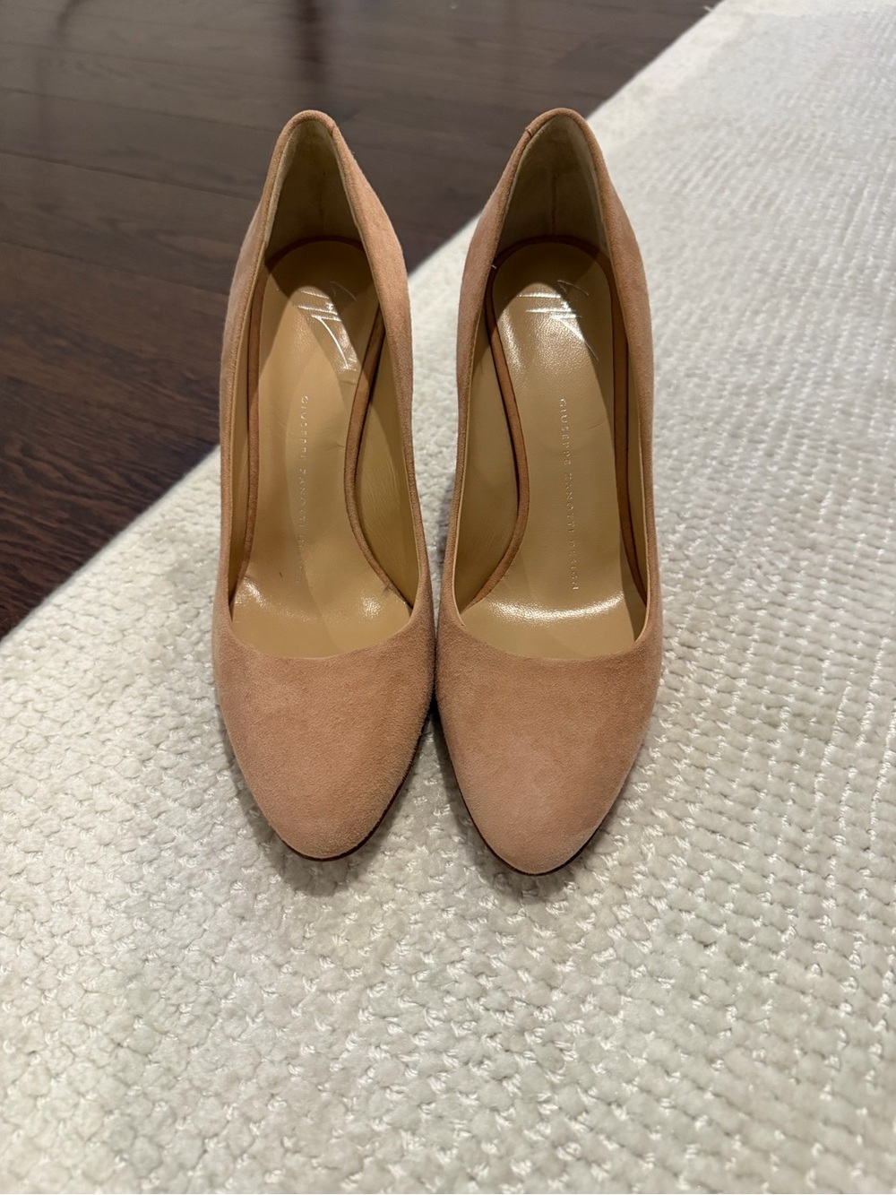 Classic Nude Suede Pointed-Toe Pumps Giuseppe Zanotti 37.5 authentic
